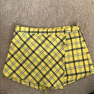 Kendall and Kylie yellow plaid skort size large